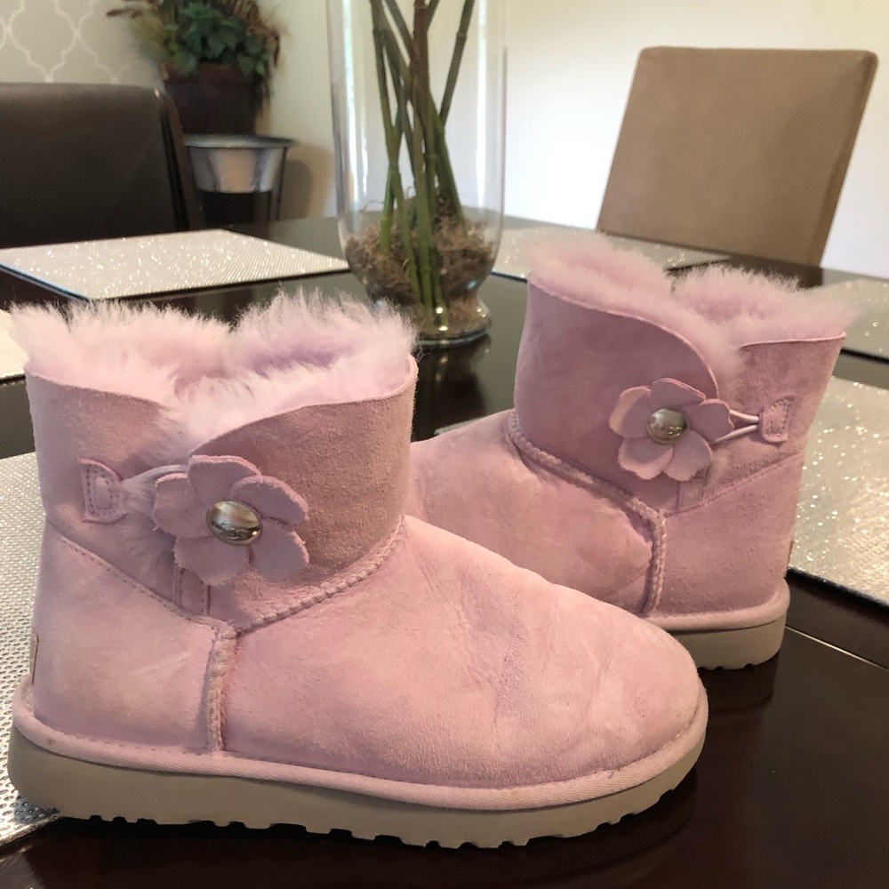 UGGS